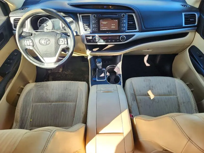 2015 TOYOTA HIGHLANDER LE PLUS  