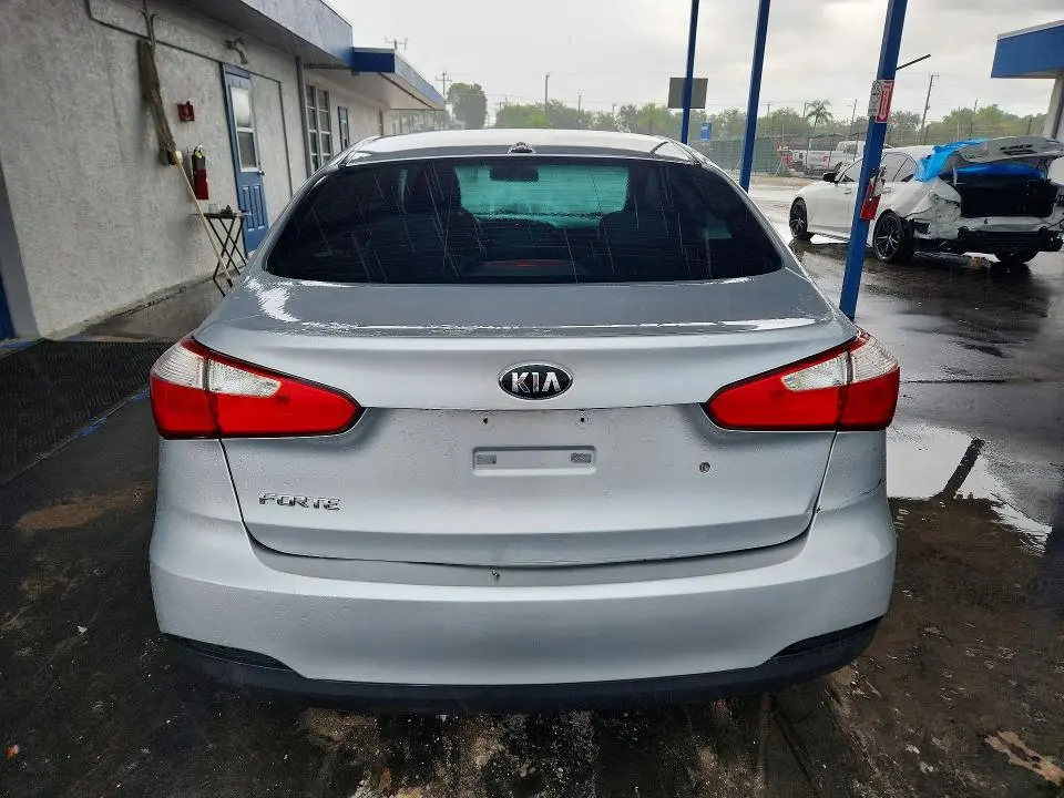 2015 KIA FORTE LX  