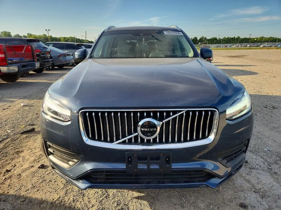 2022 VOLVO XC90 T6 MOMENTUM  