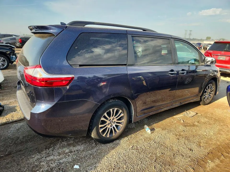 2019 TOYOTA SIENNA XLE 8-PASSENGER  