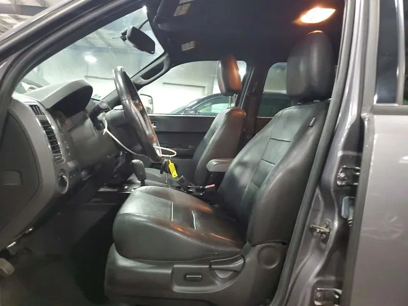 2011 FORD ESCAPE LIMITED  