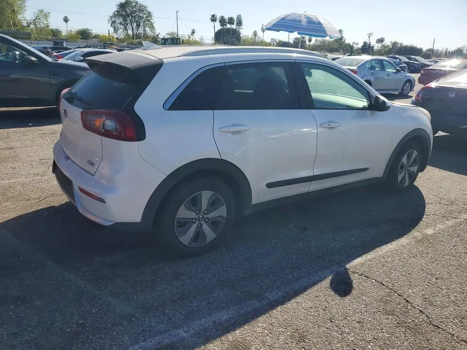 2017 KIA NIRO LX  
