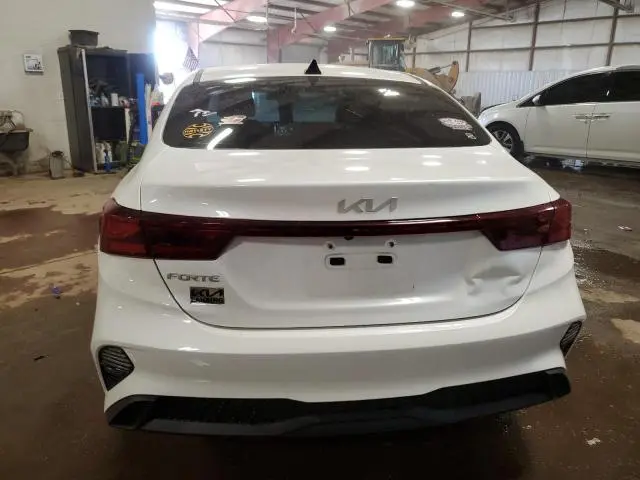 2024 KIA FORTE LX  