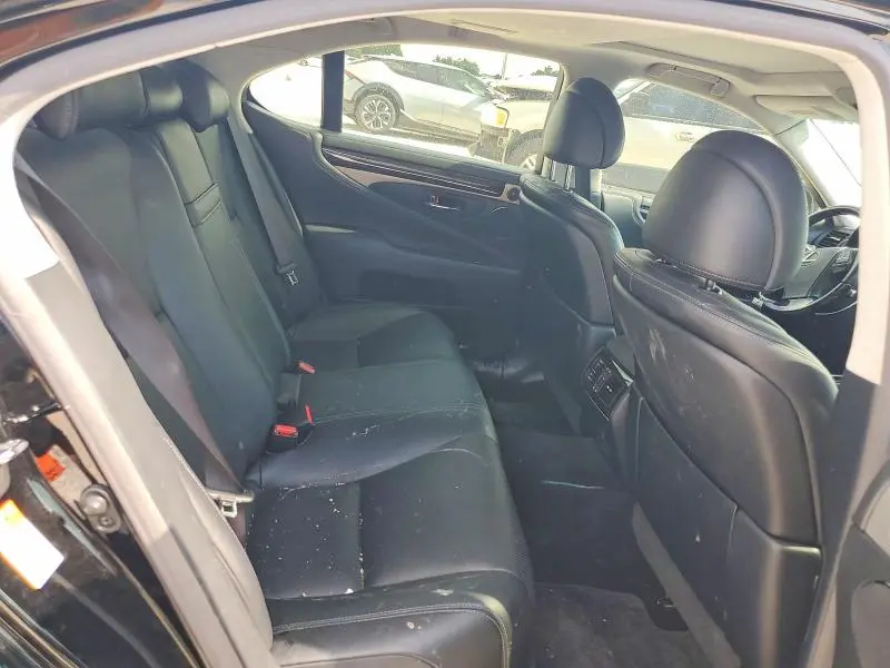 2015 LEXUS LS 460  