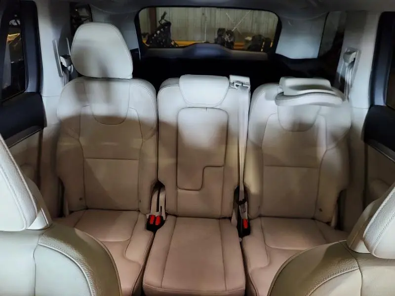 2017 VOLVO XC90 T5  