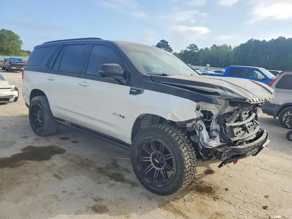 2022 GMC YUKON AT4  