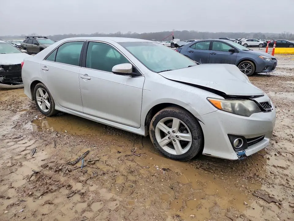 2014 TOYOTA CAMRY SE  