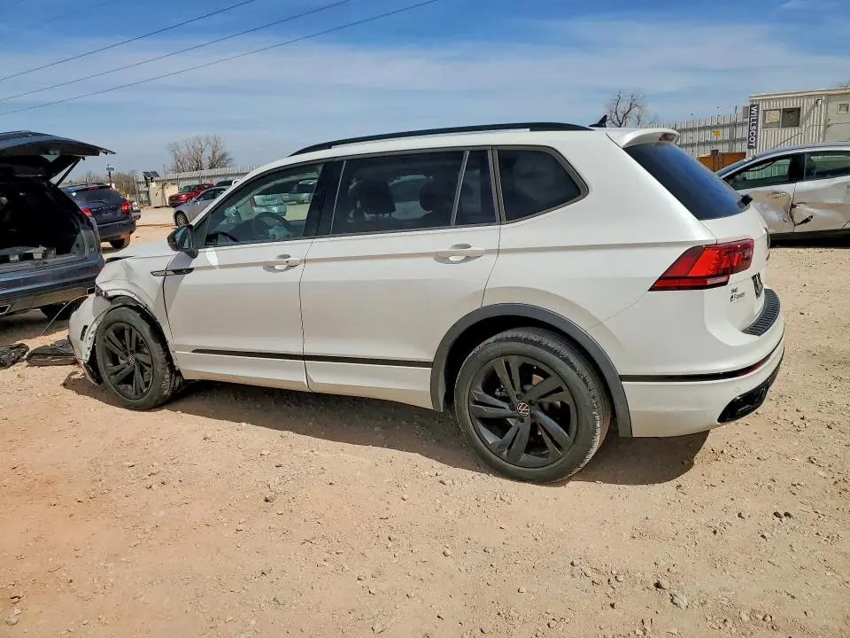 2023 VOLKSWAGEN TIGUAN SE R-LINE BLACK  