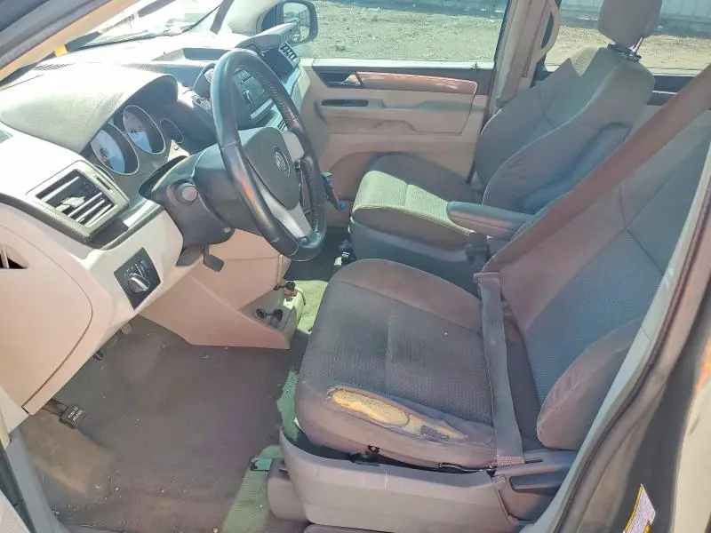 2010 VOLKSWAGEN ROUTAN S  
