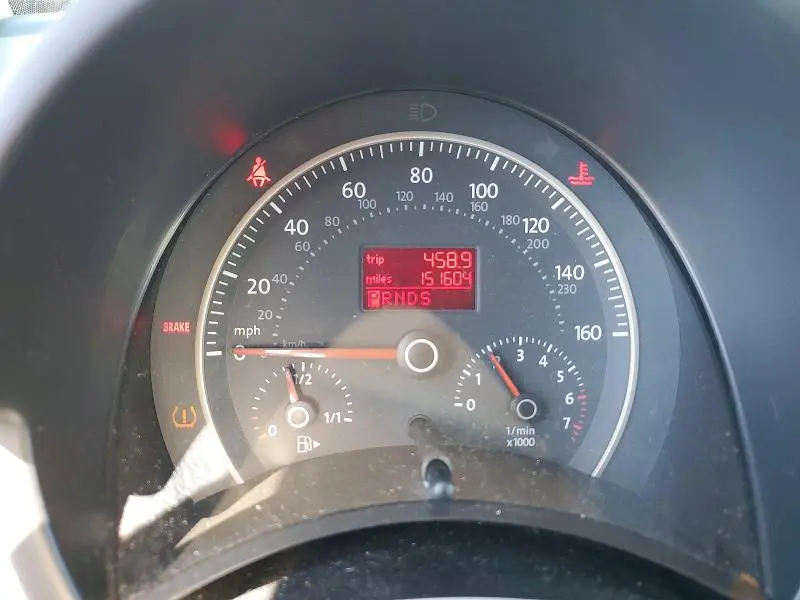 2010 VOLKSWAGEN NEW BEETLE   