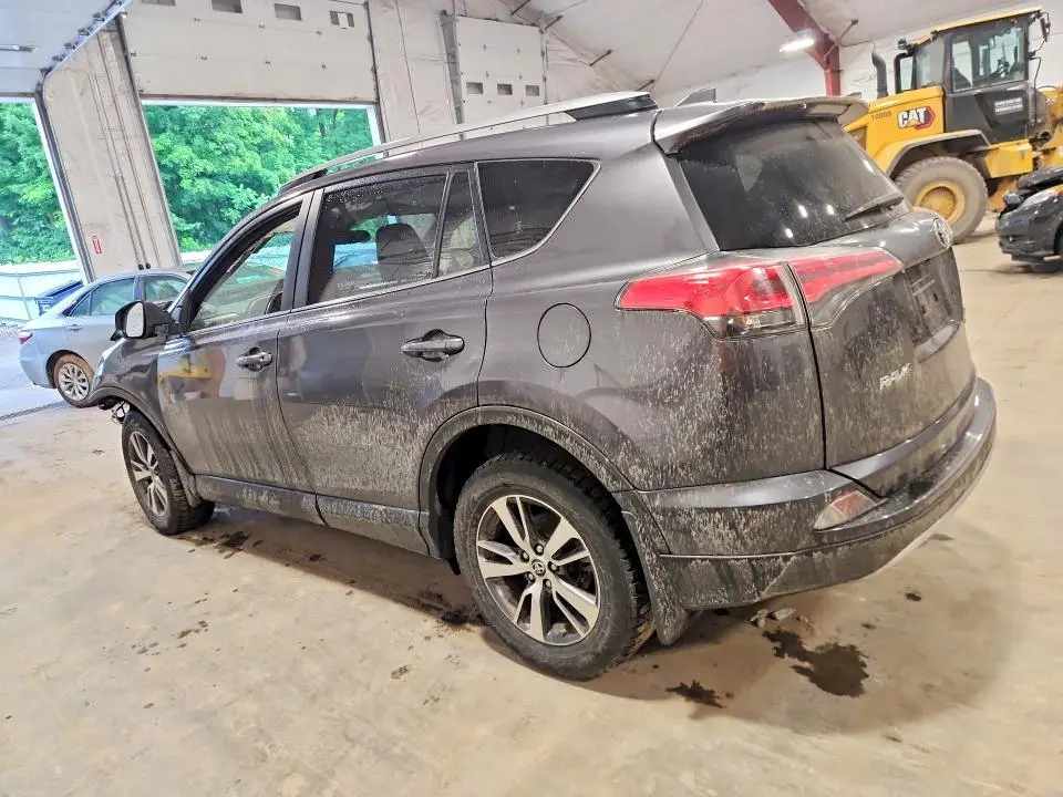 2018 TOYOTA RAV4 XLE  