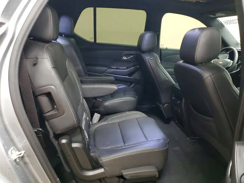 2023 CHEVROLET TRAVERSE LT  