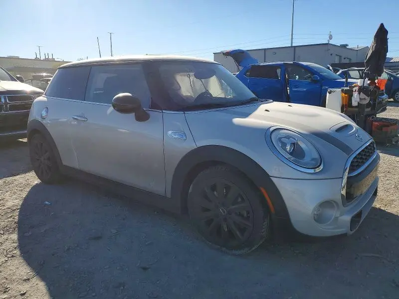 2017 MINI COOPER S  