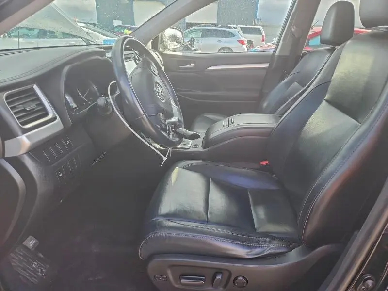 2015 TOYOTA HIGHLANDER XLE  