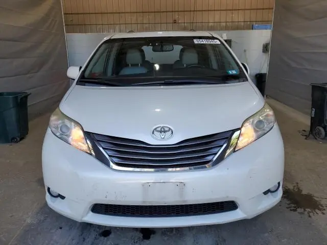 2015 TOYOTA SIENNA XLE  