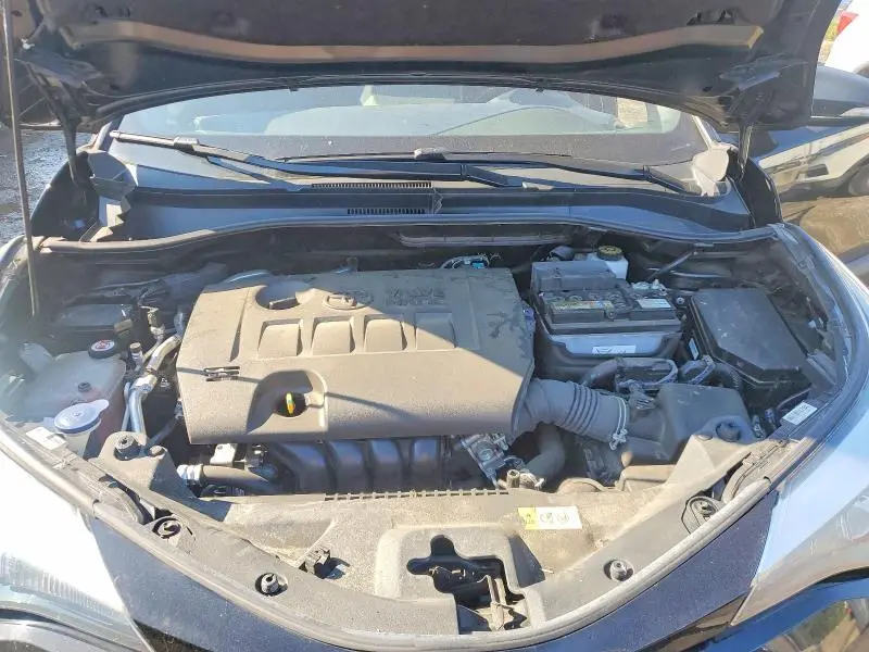 2021 TOYOTA C-HR XLE  