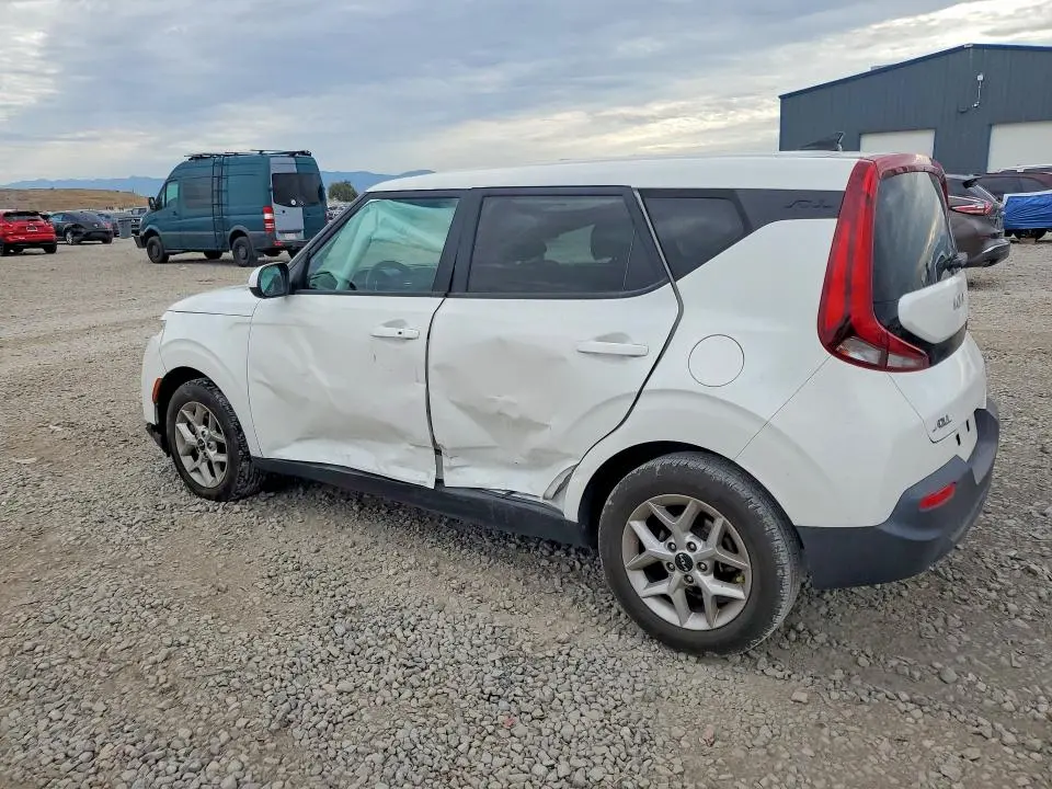 2022 KIA SOUL S  