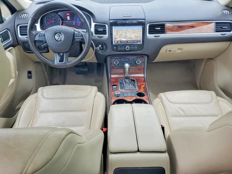 2012 VOLKSWAGEN TOUAREG V6  