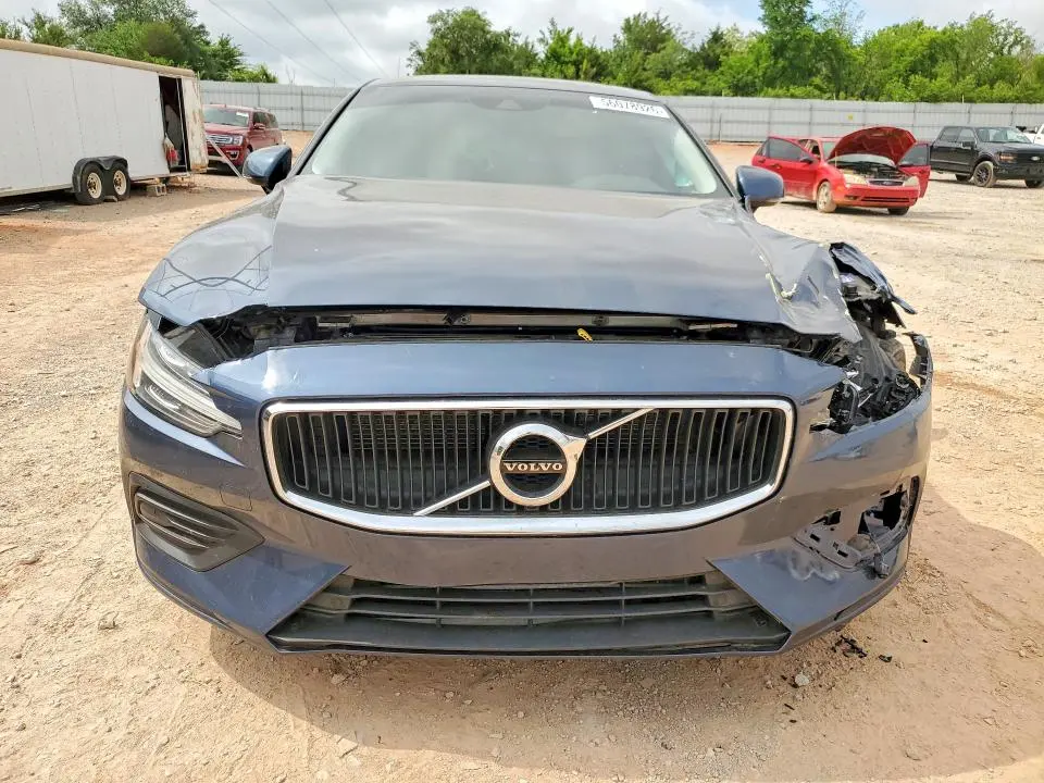 2020 VOLVO S60 T5 MOMENTUM  