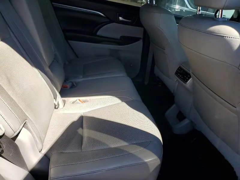 2017 TOYOTA HIGHLANDER LIMITED PLATINUM  