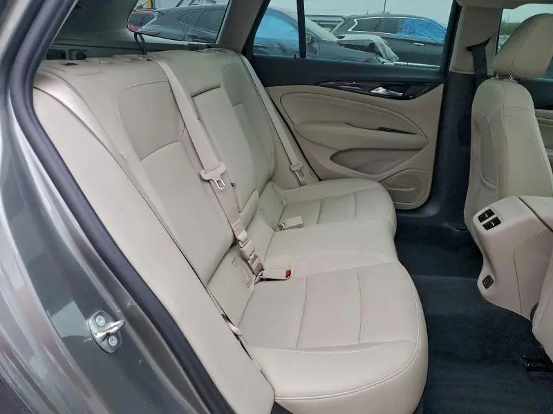 2018 BUICK REGAL TOURX ESSENCE  