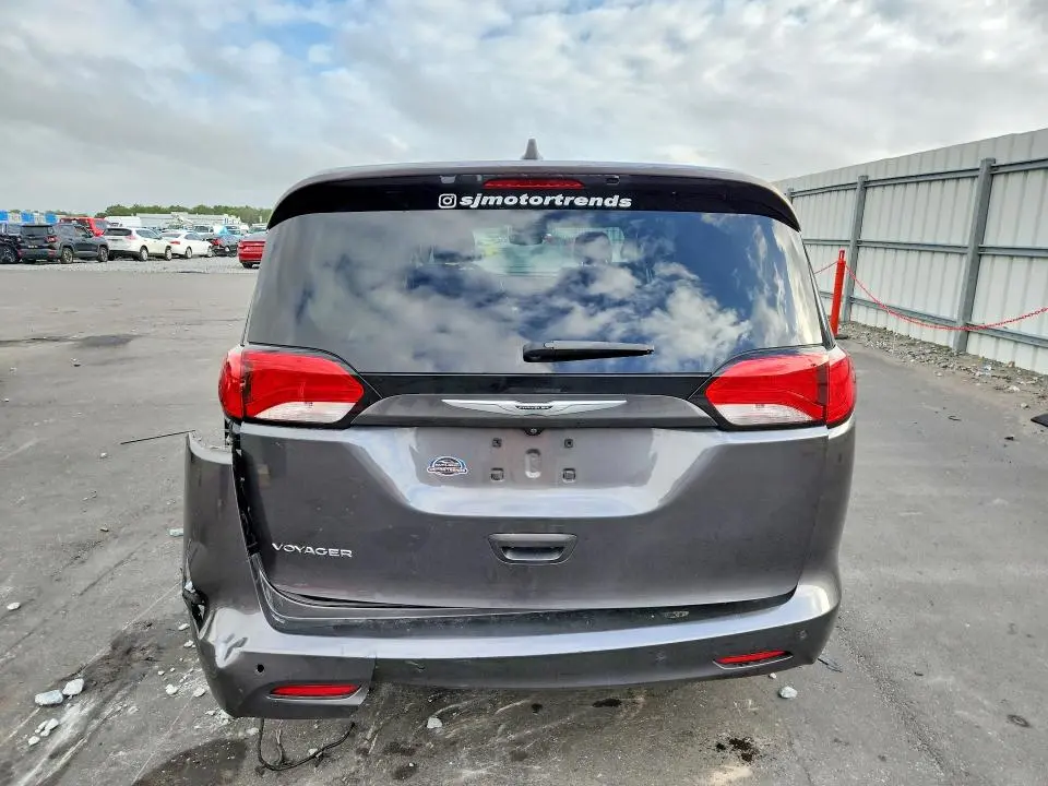 2021 CHRYSLER VOYAGER LX  