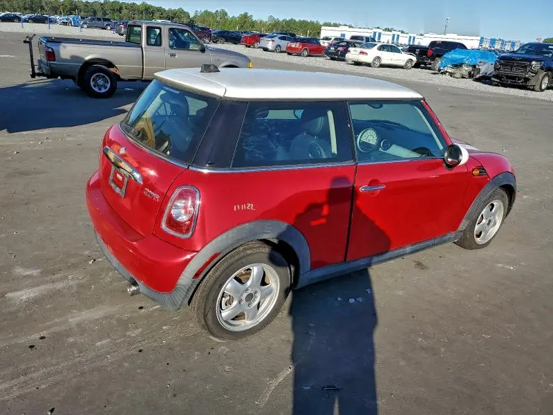 2011 MINI COOPER   
