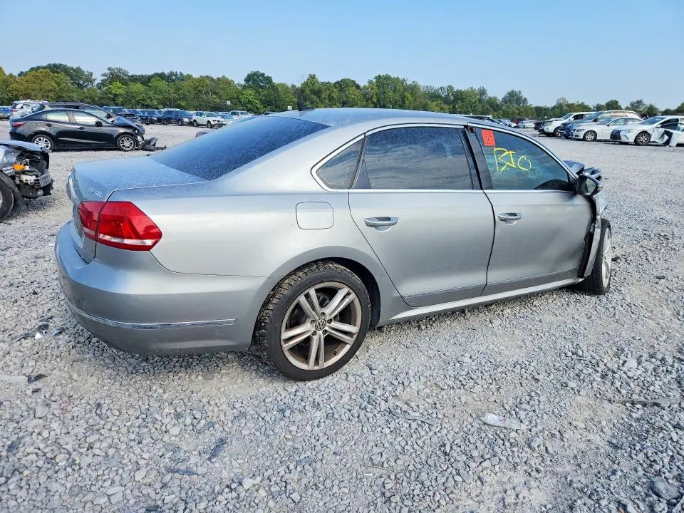2012 VOLKSWAGEN PASSAT SEL  