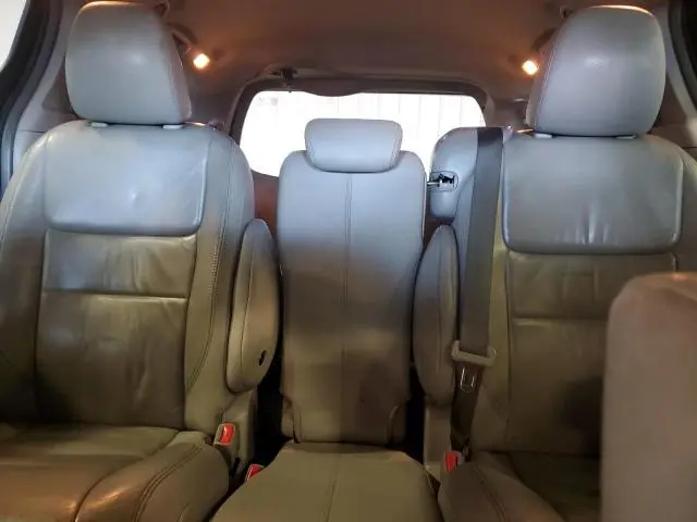 2016 TOYOTA SIENNA XLE  