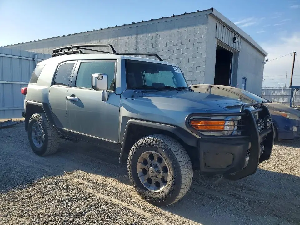 2011 TOYOTA FJ CRUISER BASE  