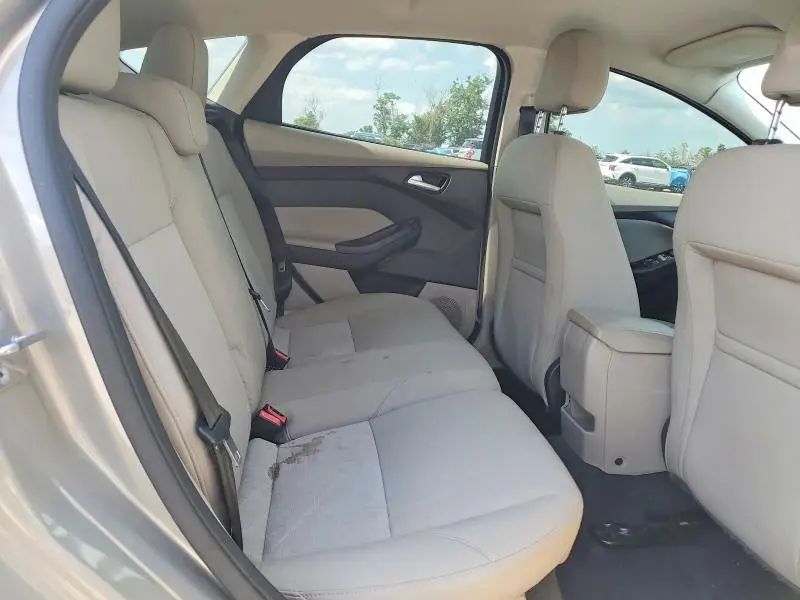 2016 FORD FOCUS SE  
