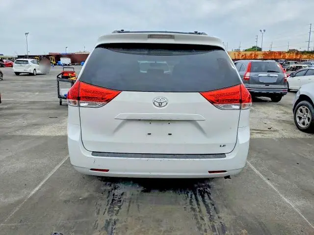 2011 TOYOTA SIENNA LE  