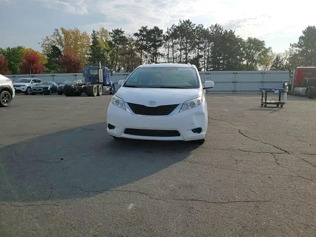 2012 TOYOTA SIENNA LE