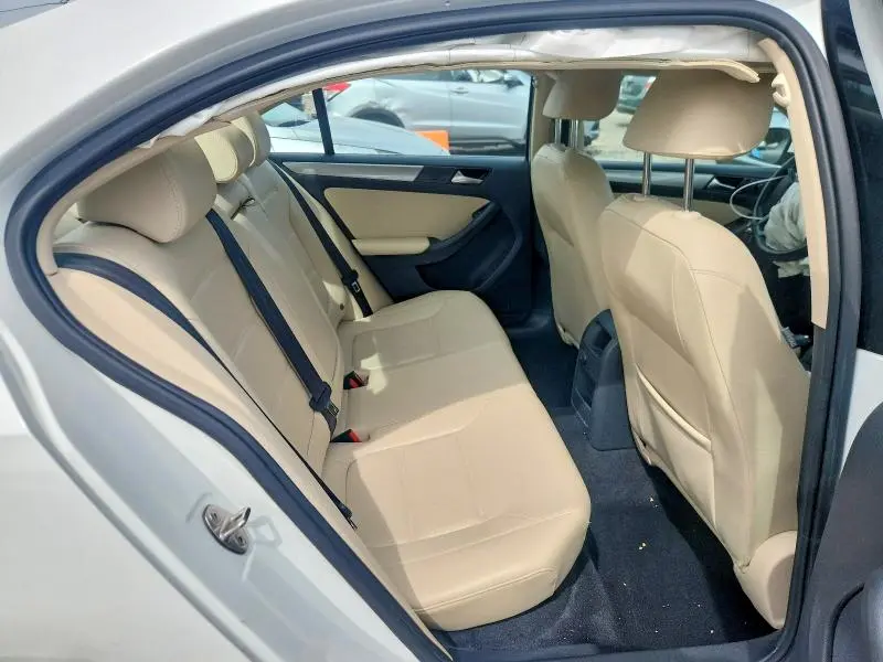 2017 VOLKSWAGEN JETTA SE  