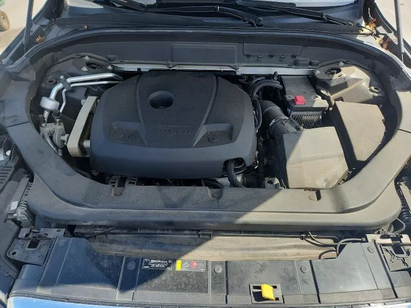 2018 VOLVO XC60 T5 MOMENTUM  