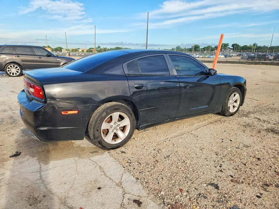 2014 DODGE CHARGER SE  