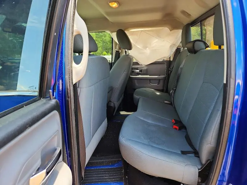 2016 RAM 1500 SLT  