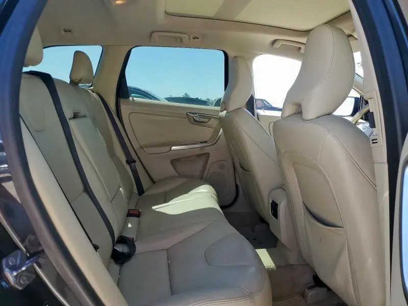 2015 VOLVO XC60 T5 PREMIER  