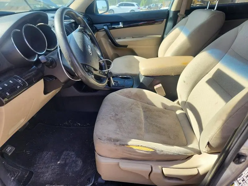 2013 KIA SORENTO LX  