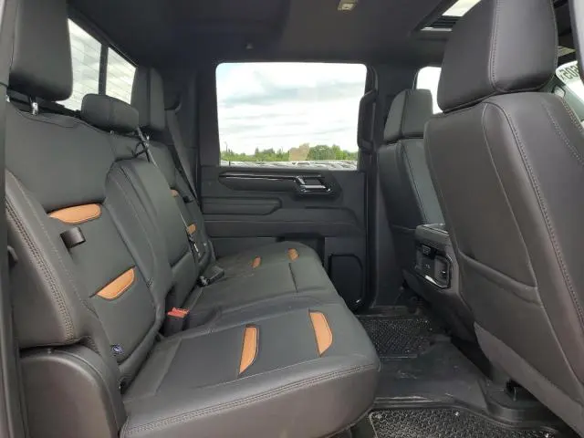 2025 GMC SIERRA K2500 AT4  
