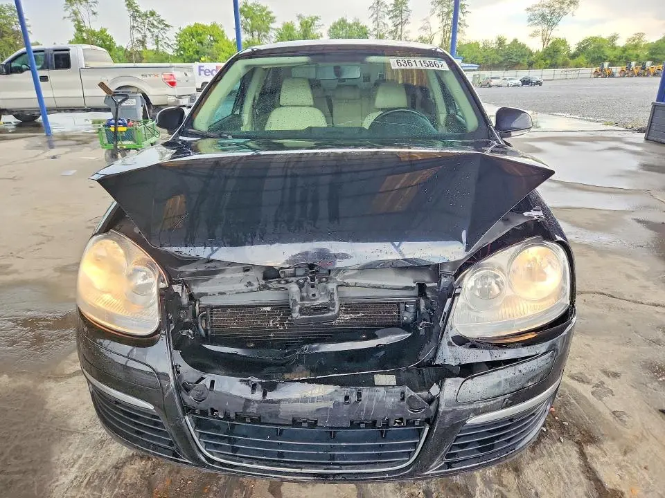 2010 VOLKSWAGEN JETTA SE  