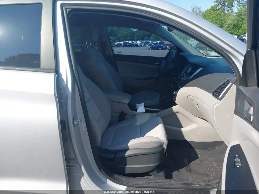 2018 HYUNDAI TUCSON SE