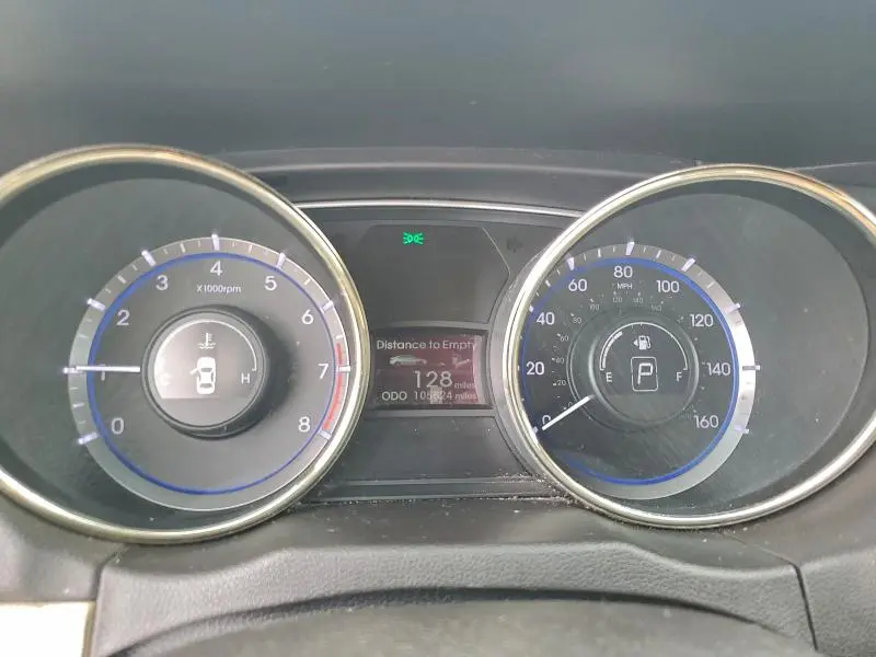 2011 HYUNDAI SONATA GLS  