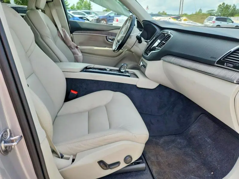 2024 VOLVO XC90 PLUS  