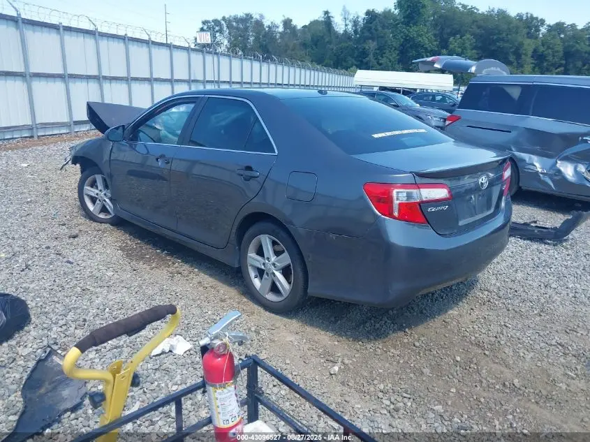 2012 TOYOTA CAMRY SE