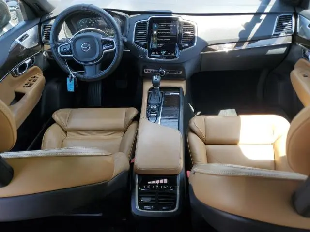 2017 VOLVO XC90 T6  