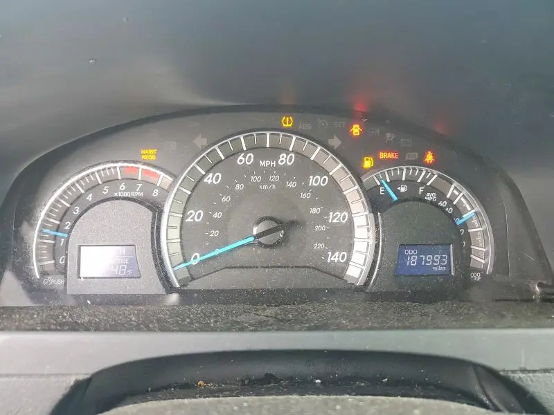 2014 TOYOTA CAMRY SE  