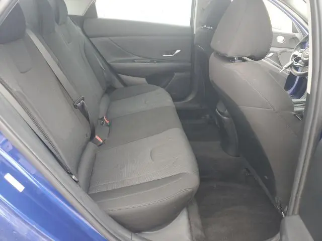 2023 HYUNDAI ELANTRA SE  