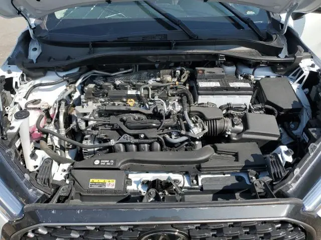 2024 TOYOTA COROLLA CROSS XLE  