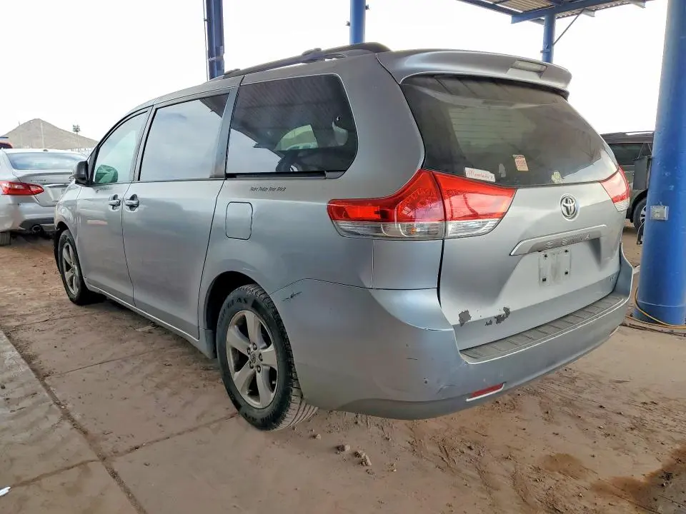 2011 TOYOTA SIENNA LE 8-PASSENGER  